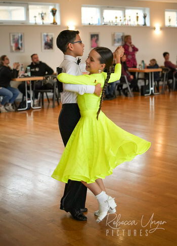 Elias & Emiliia beim Standard (Foto: R. Unger)